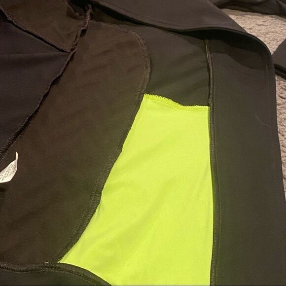 Trina Turk Black Jacket Workout Size Medium - Picture 10 of 13